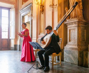 Siena: Concierto de Ópera Íntimo y Tour en la Piazza del Campo