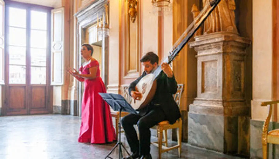 Siena, Concierto de Ópera Íntimo y Tour en la Piazza del Campo